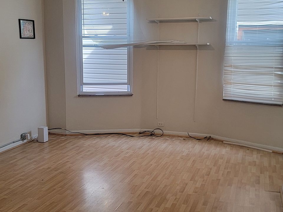 Spacious living room