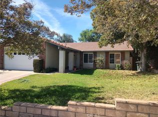 2894 Overland Ct, Highland, CA 92346