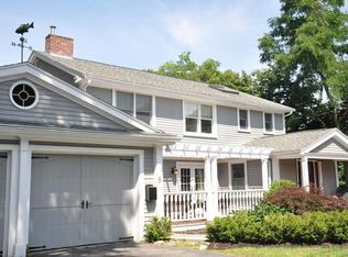 8 Crestwood Rd, Marblehead, MA 01945