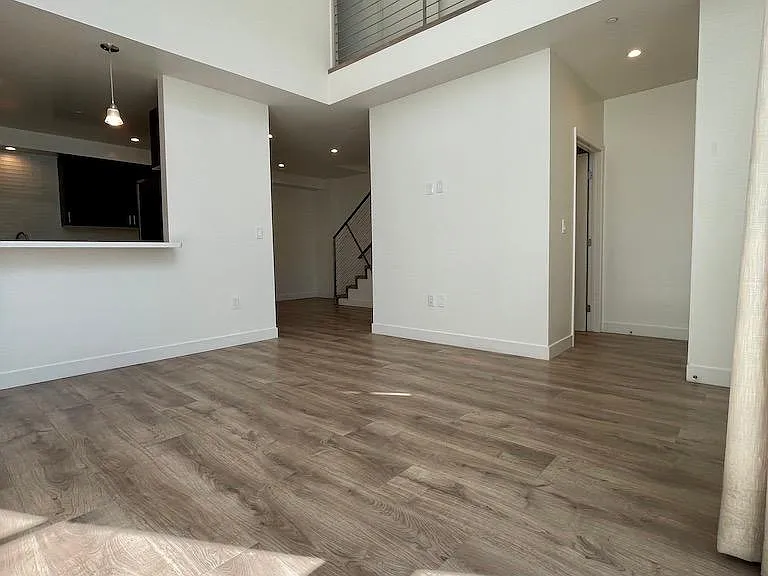 6143 Fountain Ave #102 — Photo 5