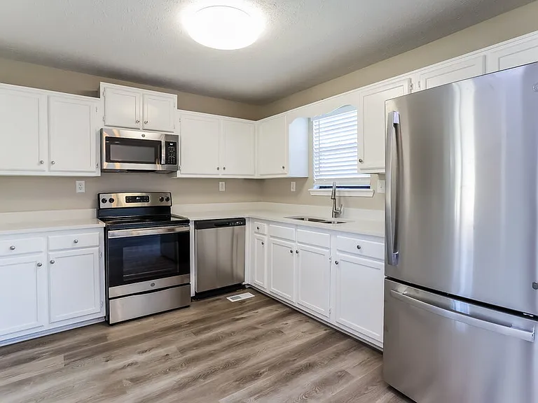 3204 Plymouth Rock Dr — Photo 6
