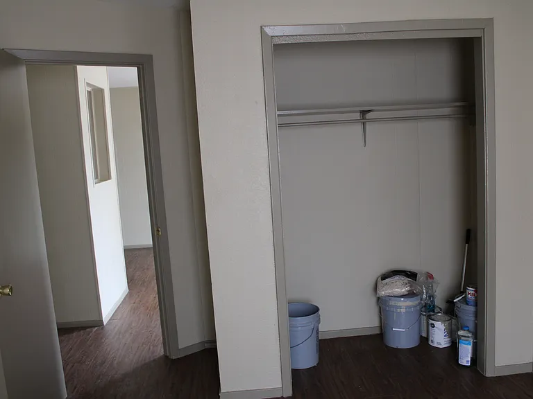 803 W Lee St — Photo 16