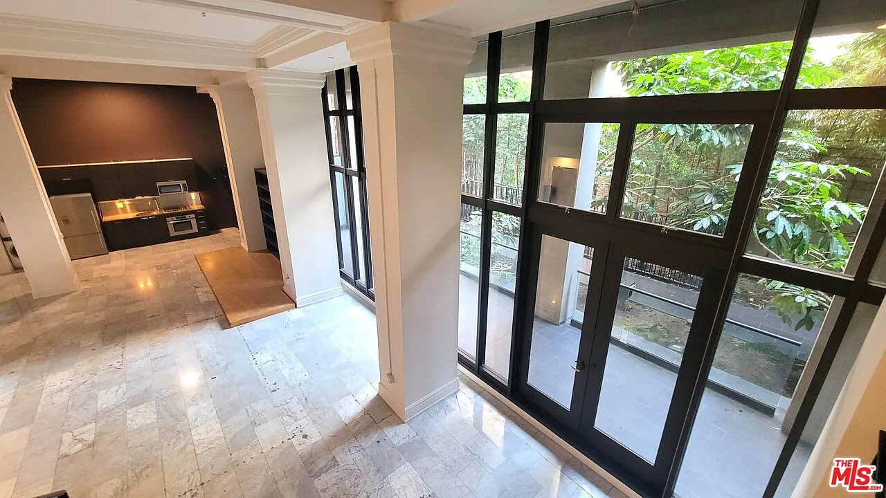 2 bed, 2.0 bath, 1700 sqft, $4,500 — Photo 2