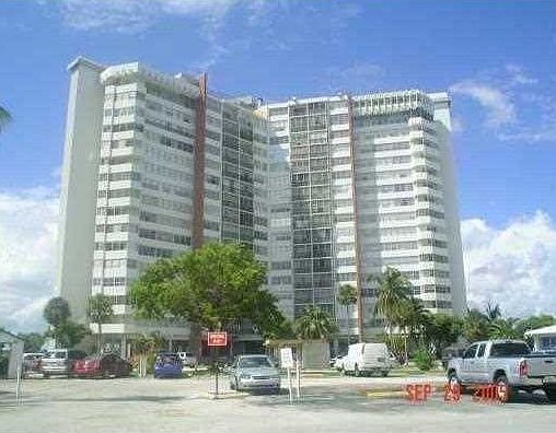 2nd image of 1351 NE Miami Gardens Dr APT 1222E