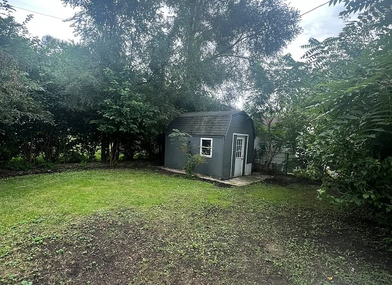 517 Catalpa Dr — Photo 4