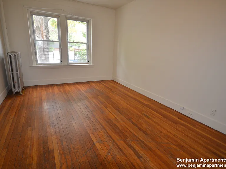 130 Englewood Ave #12 — Photo 2
