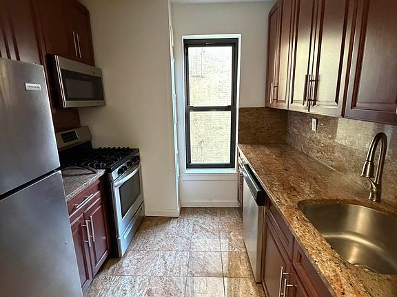 5th image of 1636 Lexington Ave #9