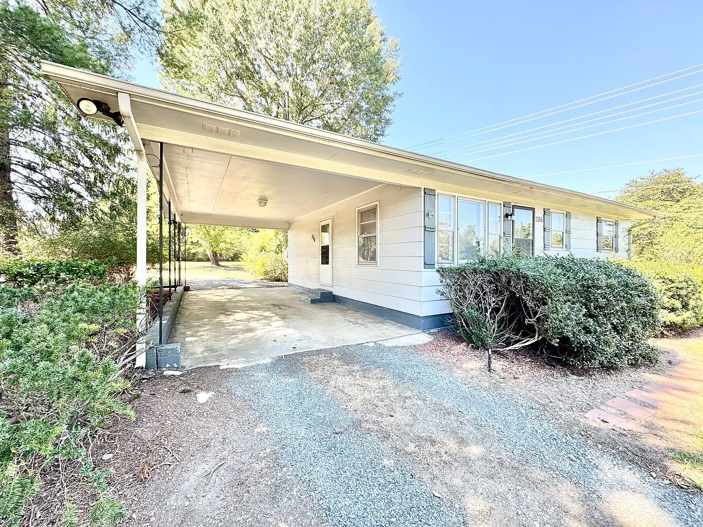 2 Bedroom Stokesdale Home with Fenced Yard Near Carolina Marina — Photo 2