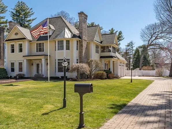 97 Forest Glen Rd, Longmeadow, MA 01106