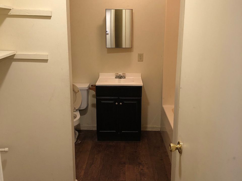 2nd image of 312 W 11th Ave