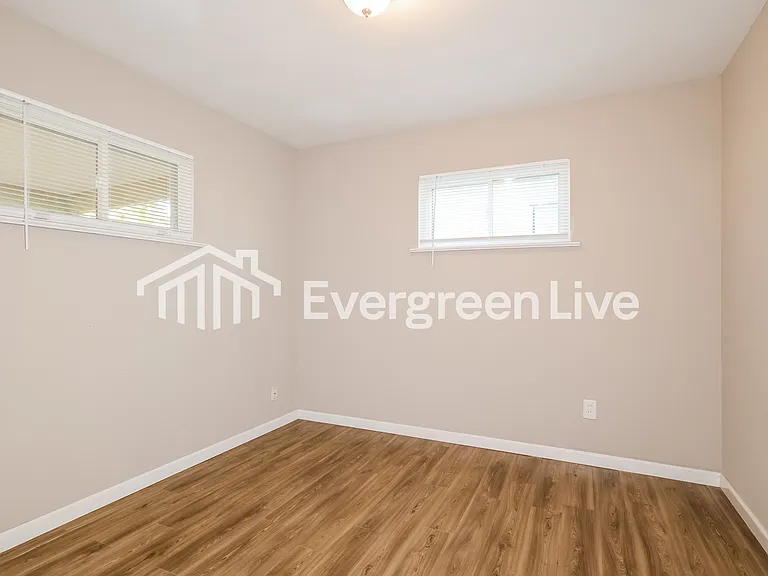 9524 Stansberry Ave — Photo 13