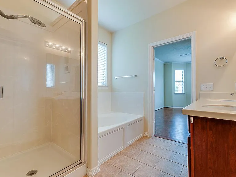 5007 Jade Cove Ct — Photo 18