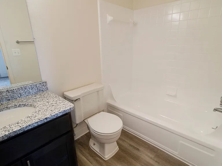Novi Ridge Apartments — Photo 11