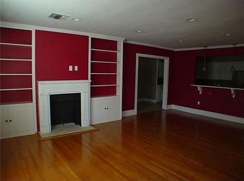 3rd image of 494 Ockley Dr