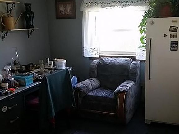 3rd image of 72 Greenbush St