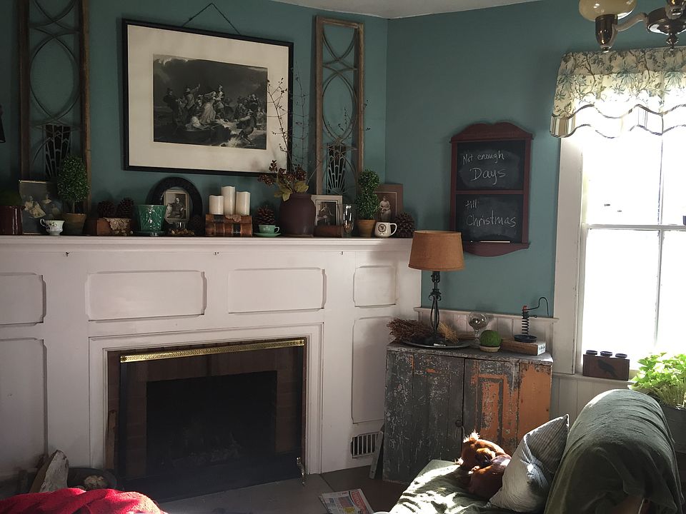 Sunny breakfast room