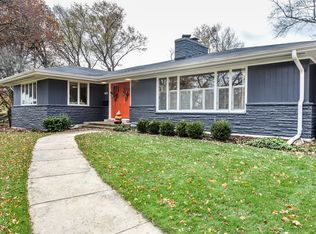 1430 Marion Ct, Geneva, IL 60134