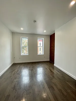 Rented by Oxford Property Group | media 61