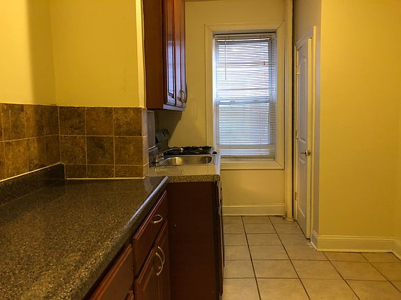 2nd image of 11 Gifford Ave APT 1A