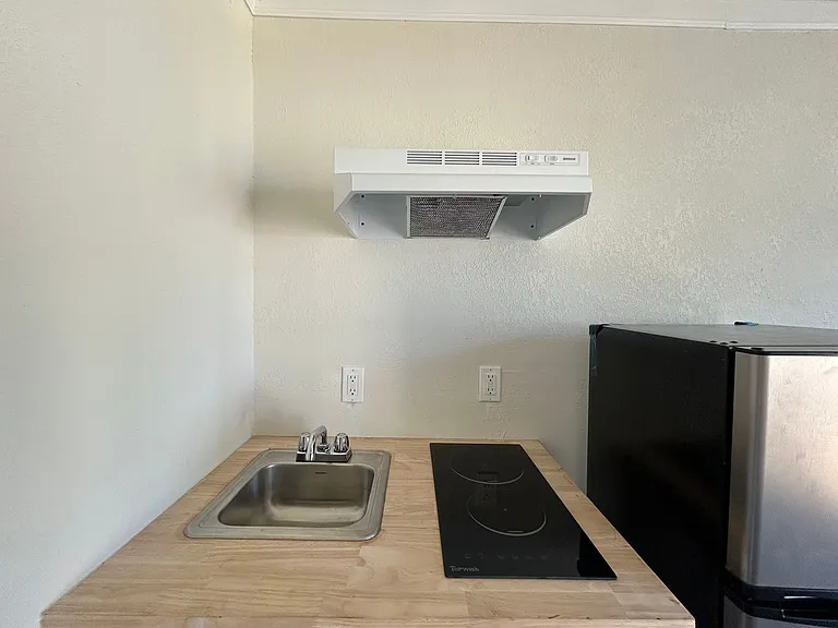 2905 E 12th Ave — Photo 9