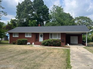 213 E Swanzy St, Elizabethtown, NC 28337