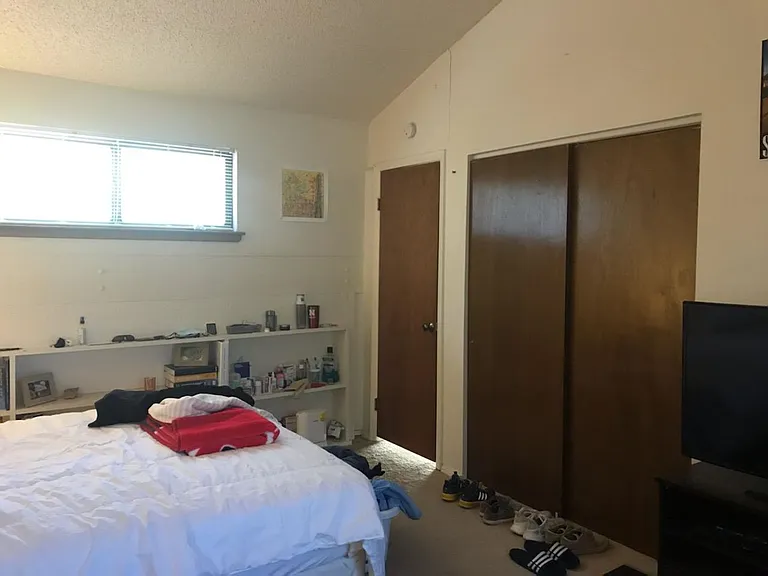 859 Roxwood Ln — Photo 21