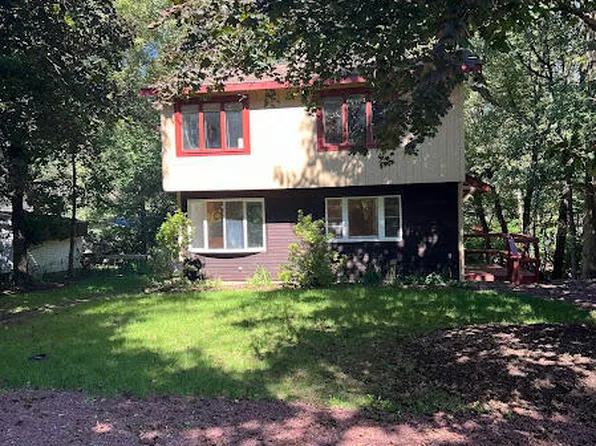 221 Wieboldt Rd, Cresco, PA 18326