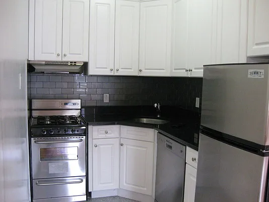 Rented by Joe Gotham LTD | media 21