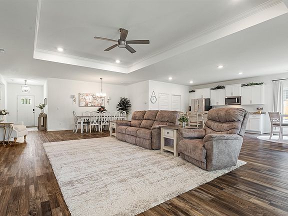 5th image of 260 Archers Brook Dr