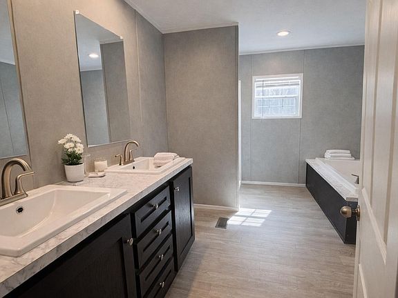 4th image of 3555 Deerfield Rd