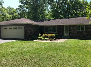 6671 E Woodland Dr, Stillman Valley, IL 61084