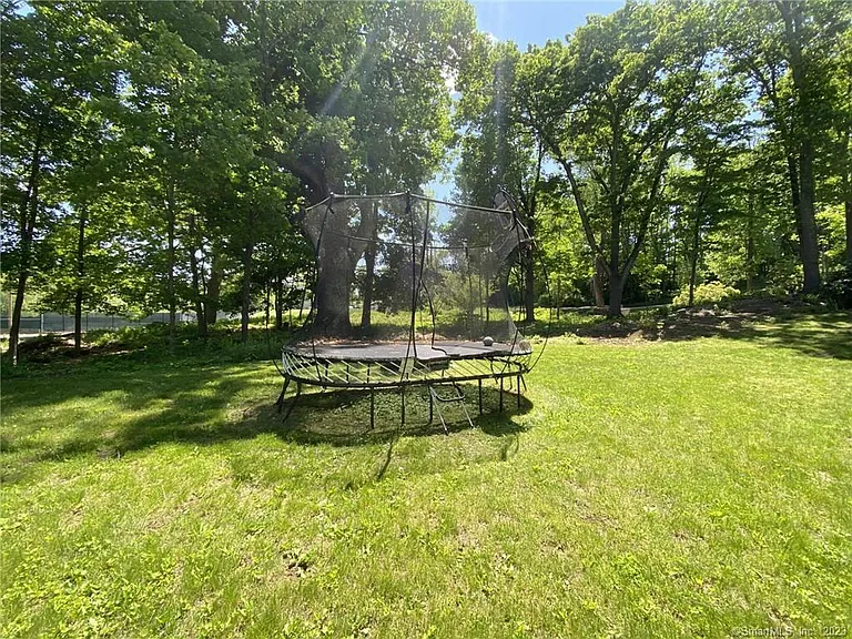 321 W Shore Rd — Photo 29