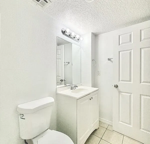 425 F St #2 — Photo 34