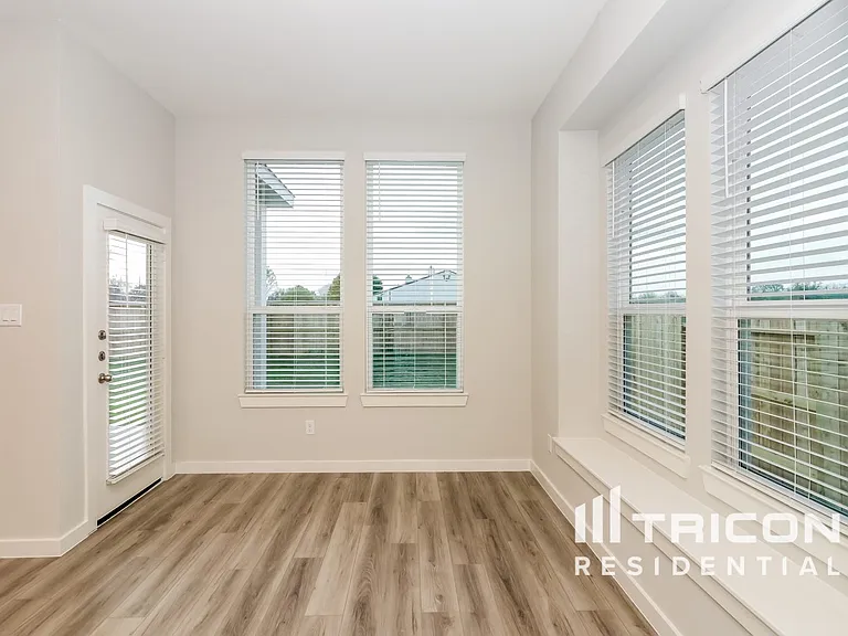 Tricon Veranda — Photo 120