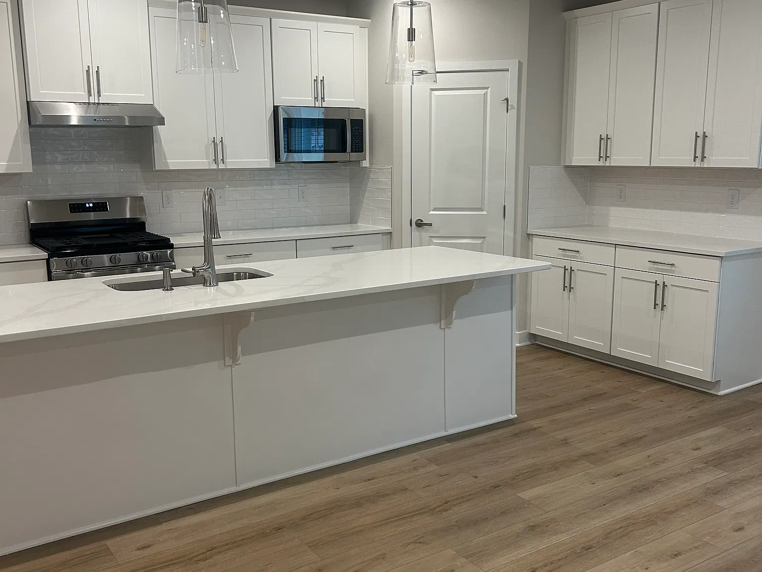 3 bed, 1950 sqft, $2,250 — Photo 3