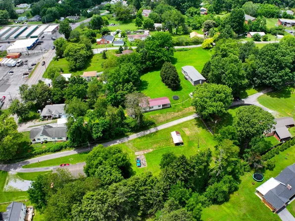 1014 Lynn Dr, Johnson City, TN 37601