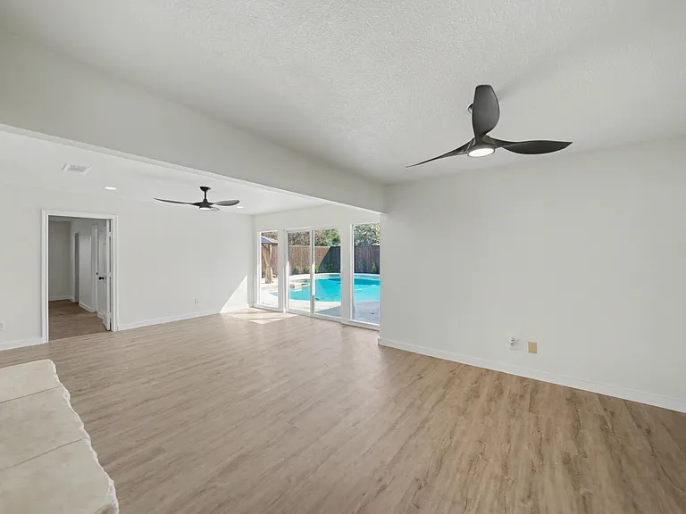 3204 Lynbrook Dr — Photo 12