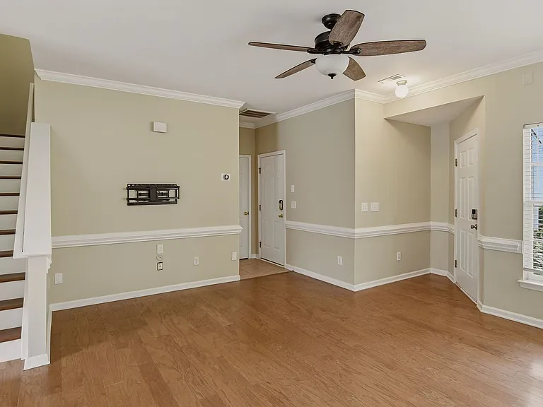 3930 Fountain Village Cir — Photo 5