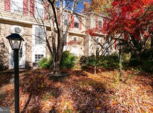 1589 Woodcrest Dr, Reston, VA 20194