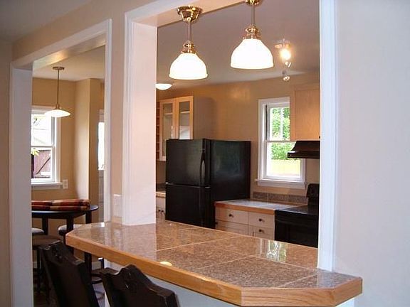 Kitchen/Breakfast bar