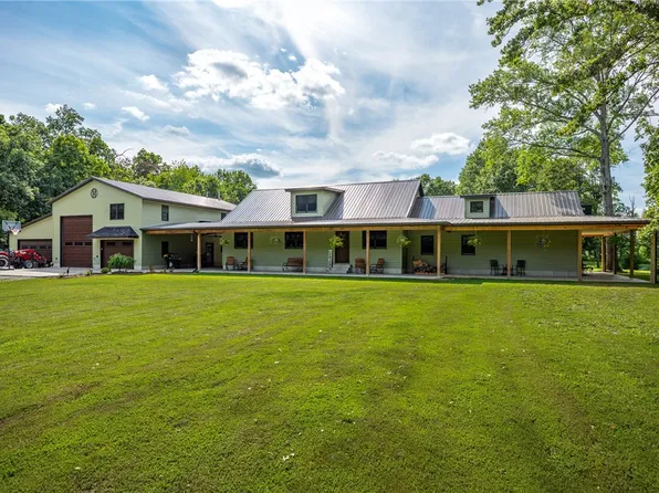 7348 E Us Highway 40, Altamont, IL 62411