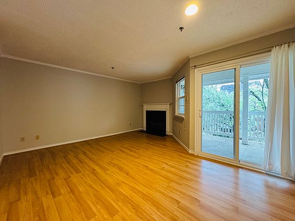 3rd image of 1524 Lincoln Way APT 422
