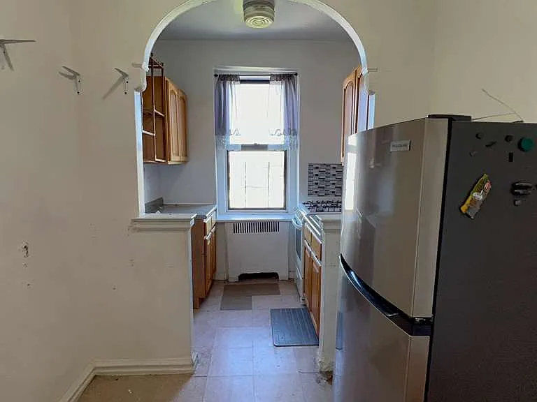 1756 Clay Ave #5E — Photo 3