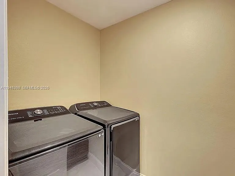 1018 SW Eckard Ave — Photo 55