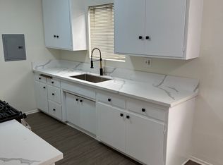 7353 Corbin Ave APT 4, Winnetka, CA 91306