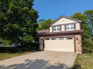 1215 Lockwood Dr, Buffalo Grove, IL 60089