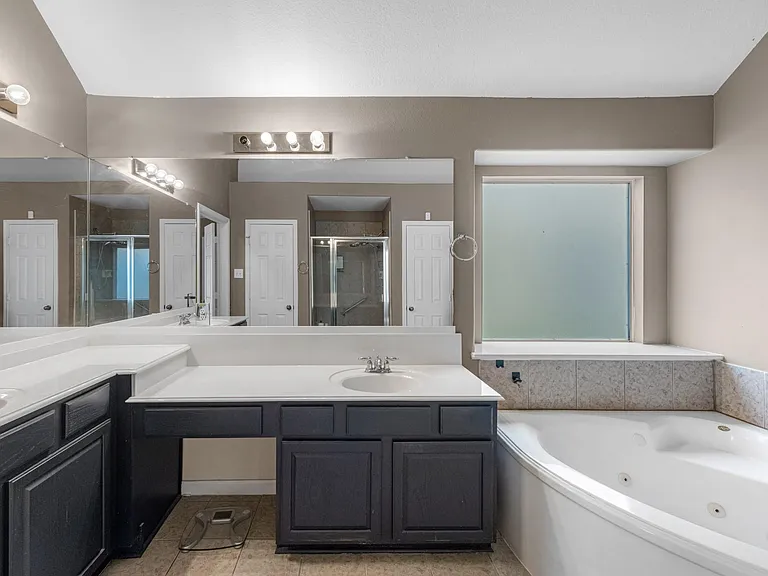 2519 Fair Oak St — Photo 27