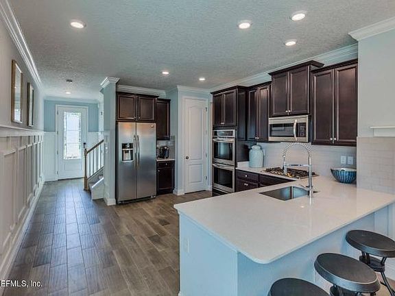4th image of 88 Sweet Oak Way