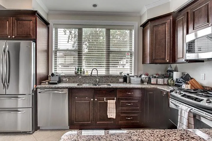 244 Adams St #2 — Photo 8