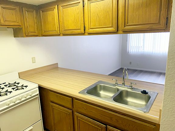 3rd image of 1506 W 260th St #8